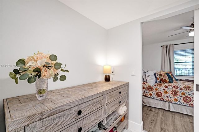 10501 W Broward Blvd 406, Plantation, FL 33324