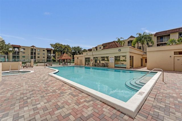 10501 W Broward Blvd 406, Plantation, FL 33324