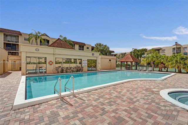 10501 W Broward Blvd 406, Plantation, FL 33324