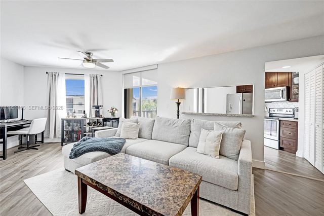 10501 W Broward Blvd 406, Plantation, FL 33324