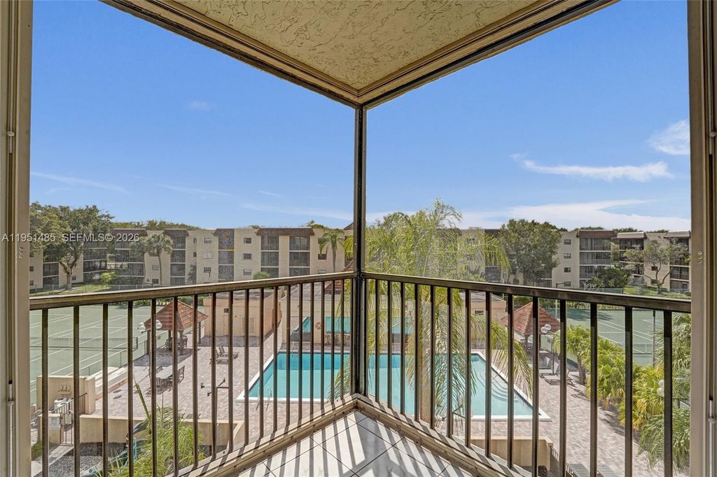 10501 W Broward Blvd 406, Plantation, FL 33324