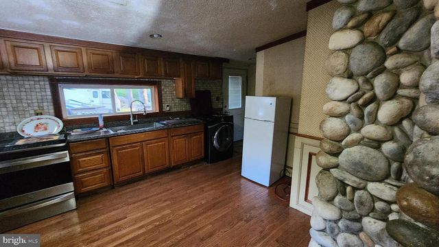 1033 MAPLE AVE, Atco, NJ 08004