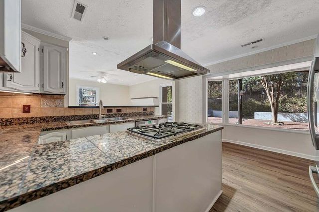 3190 Loch Haven DR, Roanoke, VA 24019