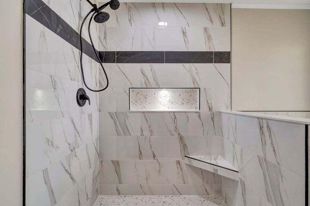 3190 Loch Haven DR, Roanoke, VA 24019