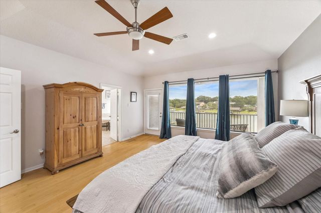 1830 Lakeside Drive, Seabrook, TX 77586