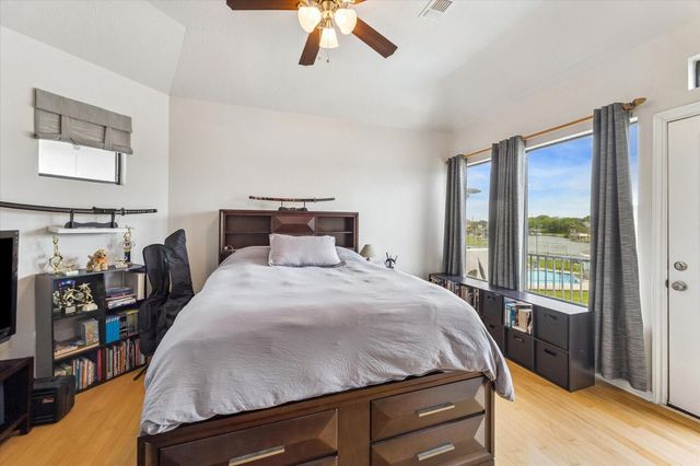 1830 Lakeside Drive, Seabrook, TX 77586