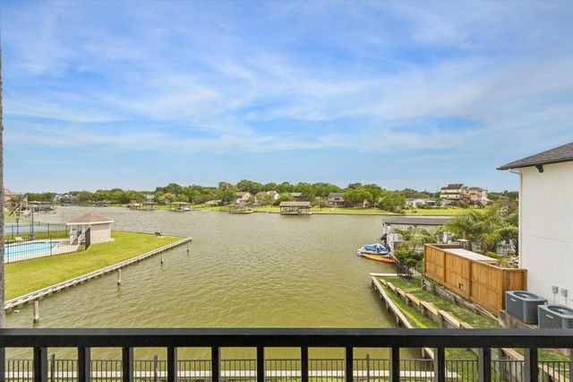 1830 Lakeside Drive, Seabrook, TX 77586