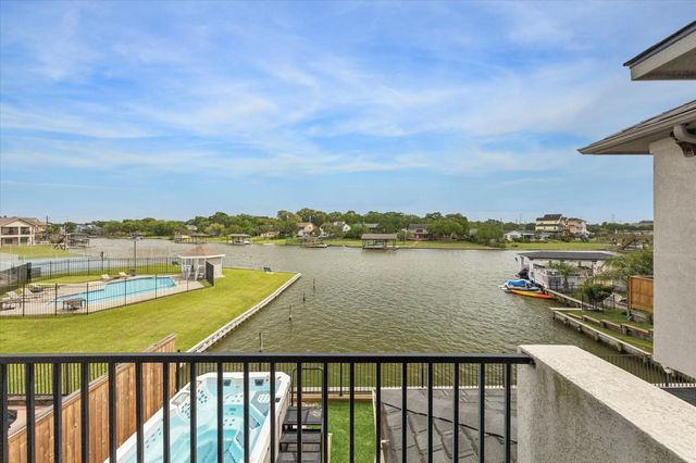 1830 Lakeside Drive, Seabrook, TX 77586