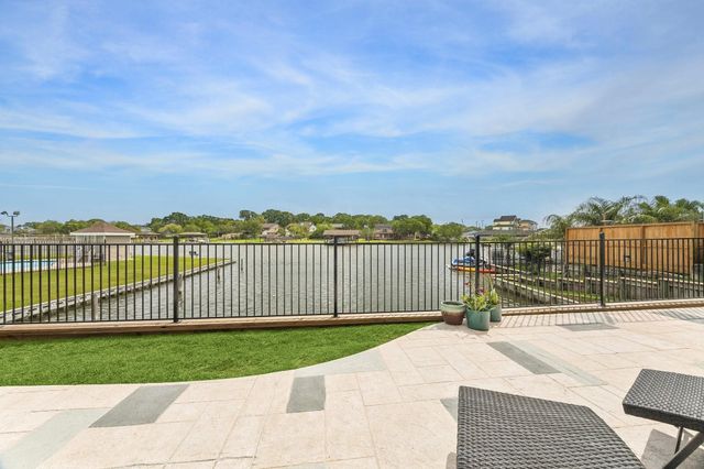 1830 Lakeside Drive, Seabrook, TX 77586