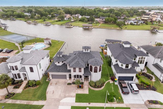1830 Lakeside Drive, Seabrook, TX 77586