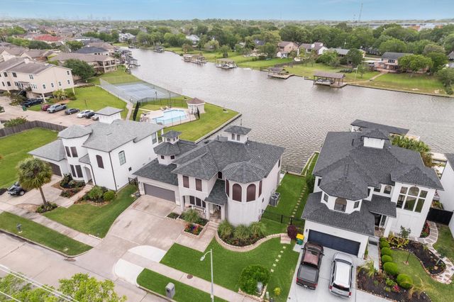 1830 Lakeside Drive, Seabrook, TX 77586