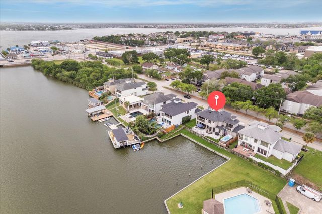 1830 Lakeside Drive, Seabrook, TX 77586