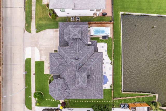 1830 Lakeside Drive, Seabrook, TX 77586
