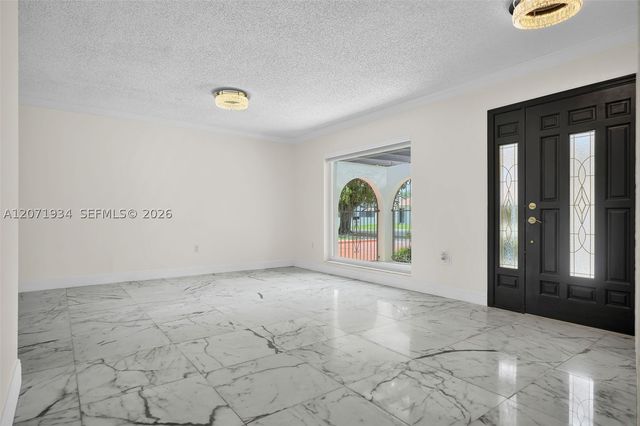9031 SW 11th St, Miami, FL 33174