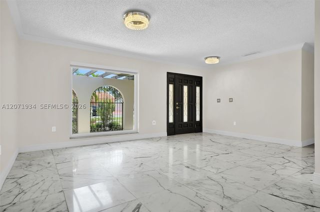 9031 SW 11th St, Miami, FL 33174