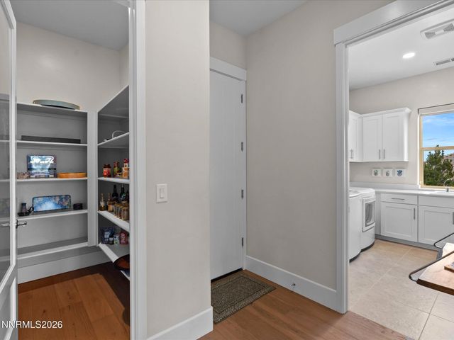 5452 Salmon River Court, Reno, NV 89511