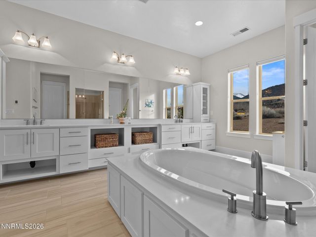 5452 Salmon River Court, Reno, NV 89511