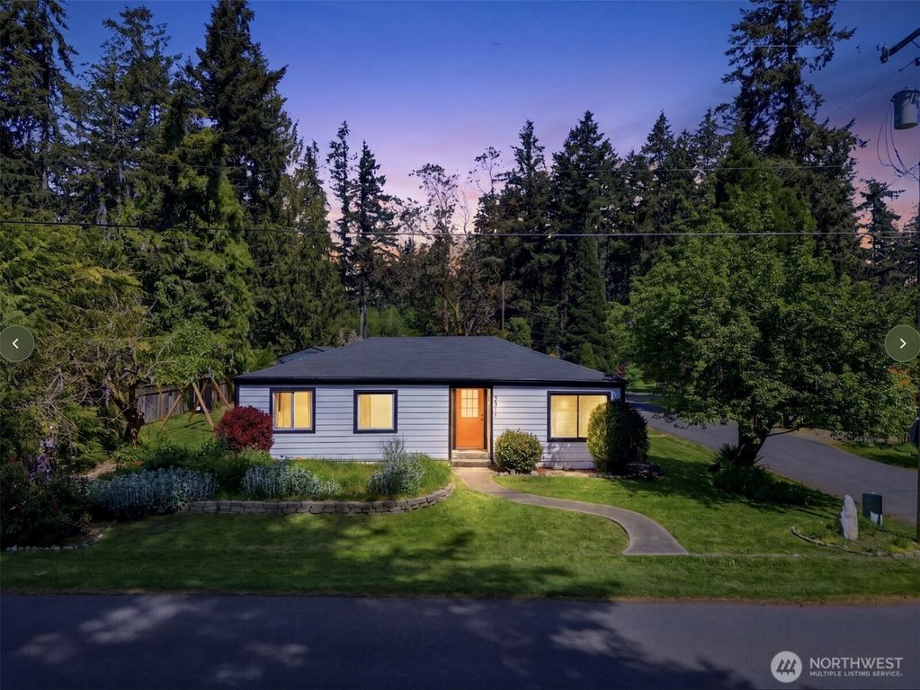 3917 Grove Road NW, Olympia, WA 98502