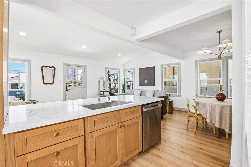 131 Santa Ana, Long Beach, CA 90803 — photo 4