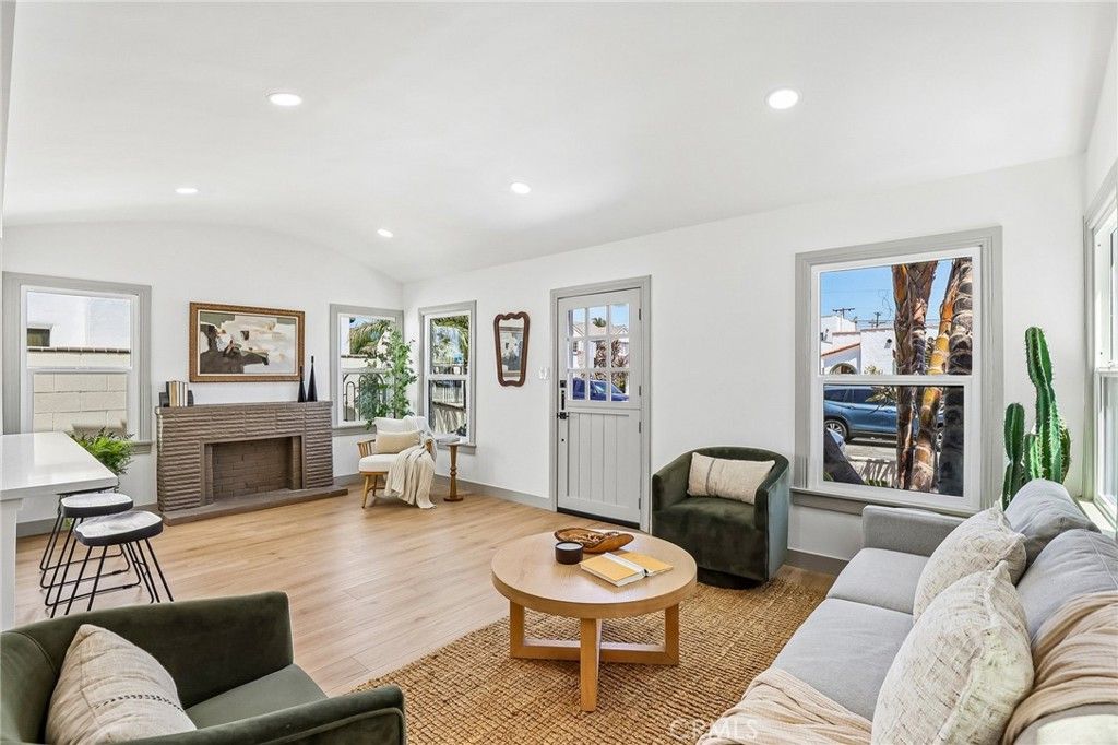 131 Santa Ana, Long Beach, CA 90803 — photo 5