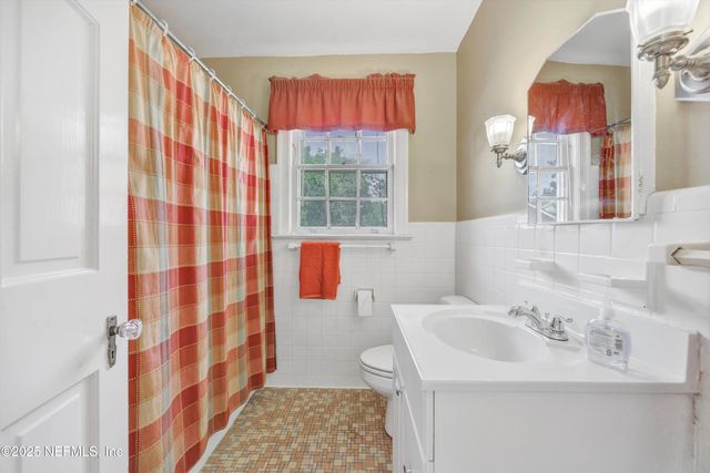 1425 PINETREE Road, Jacksonville, FL 32207