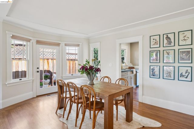 3862 Lyman Rd, Oakland, CA 94602