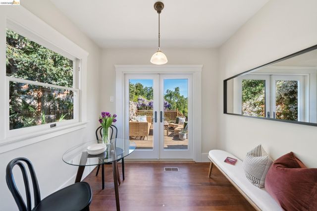 3862 Lyman Rd, Oakland, CA 94602