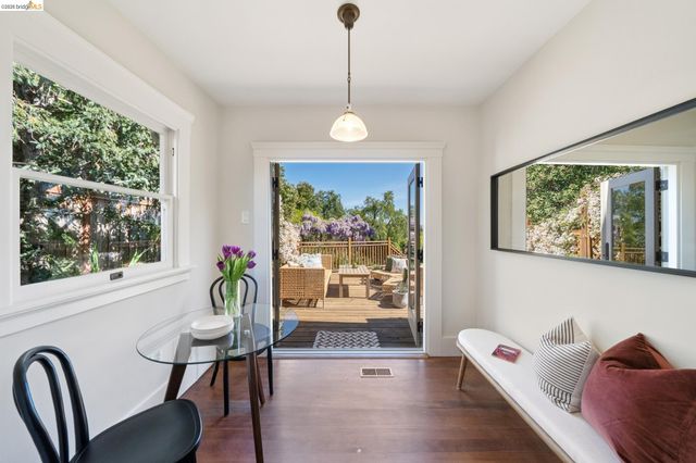 3862 Lyman Rd, Oakland, CA 94602