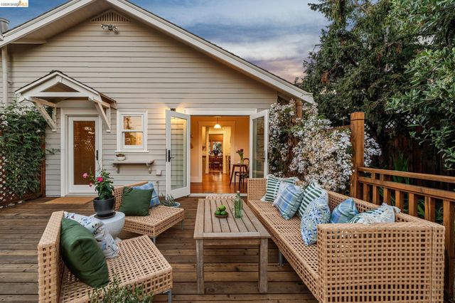 3862 Lyman Rd, Oakland, CA 94602