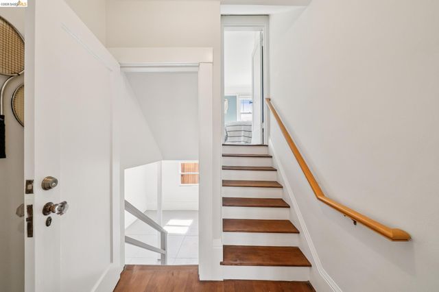 3862 Lyman Rd, Oakland, CA 94602