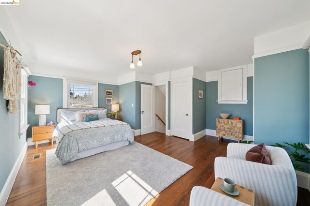 3862 Lyman Rd, Oakland, CA 94602