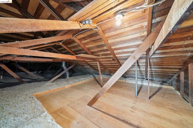 3862 Lyman Rd, Oakland, CA 94602