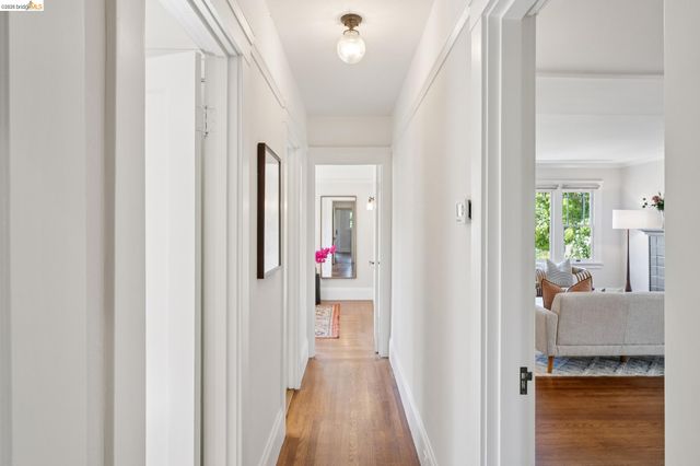 3862 Lyman Rd, Oakland, CA 94602