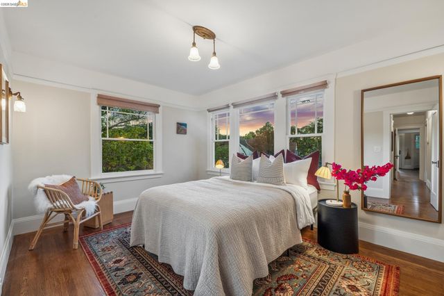 3862 Lyman Rd, Oakland, CA 94602