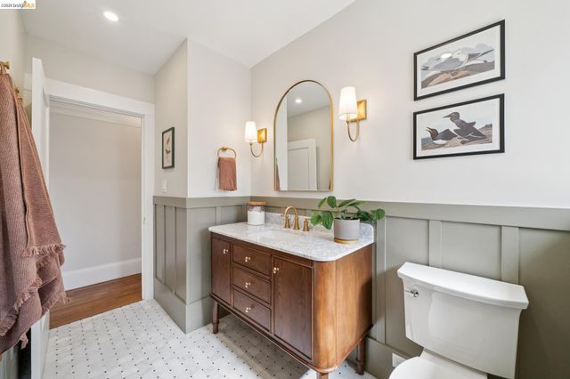 3862 Lyman Rd, Oakland, CA 94602