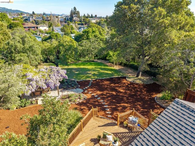 3862 Lyman Rd, Oakland, CA 94602