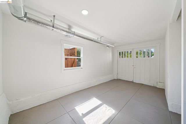 3862 Lyman Rd, Oakland, CA 94602