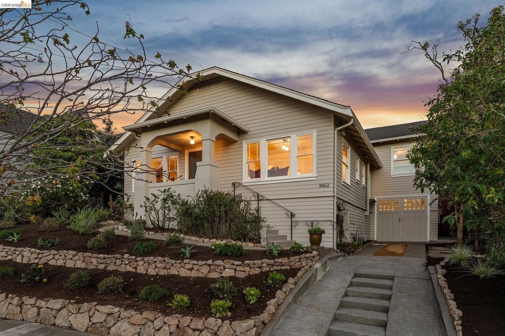 3862 Lyman Rd, Oakland, CA 94602