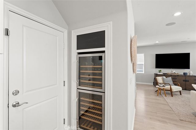 250 W Ridgewood, Long Beach, CA 90805