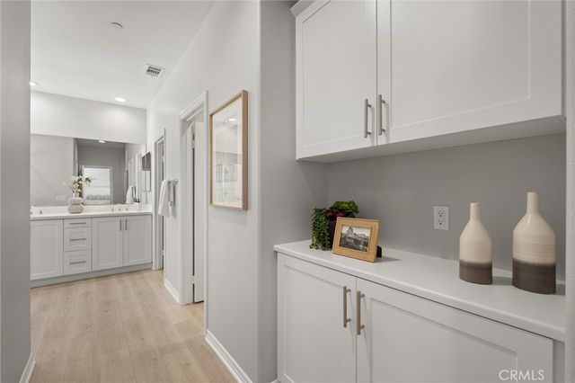250 W Ridgewood, Long Beach, CA 90805