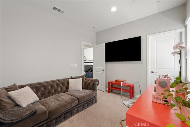 250 W Ridgewood, Long Beach, CA 90805