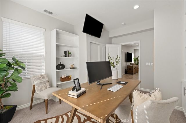 250 W Ridgewood, Long Beach, CA 90805