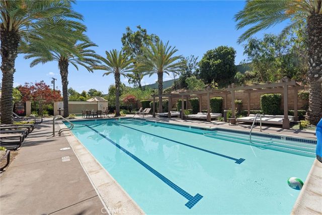 250 W Ridgewood, Long Beach, CA 90805
