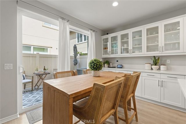 250 W Ridgewood, Long Beach, CA 90805