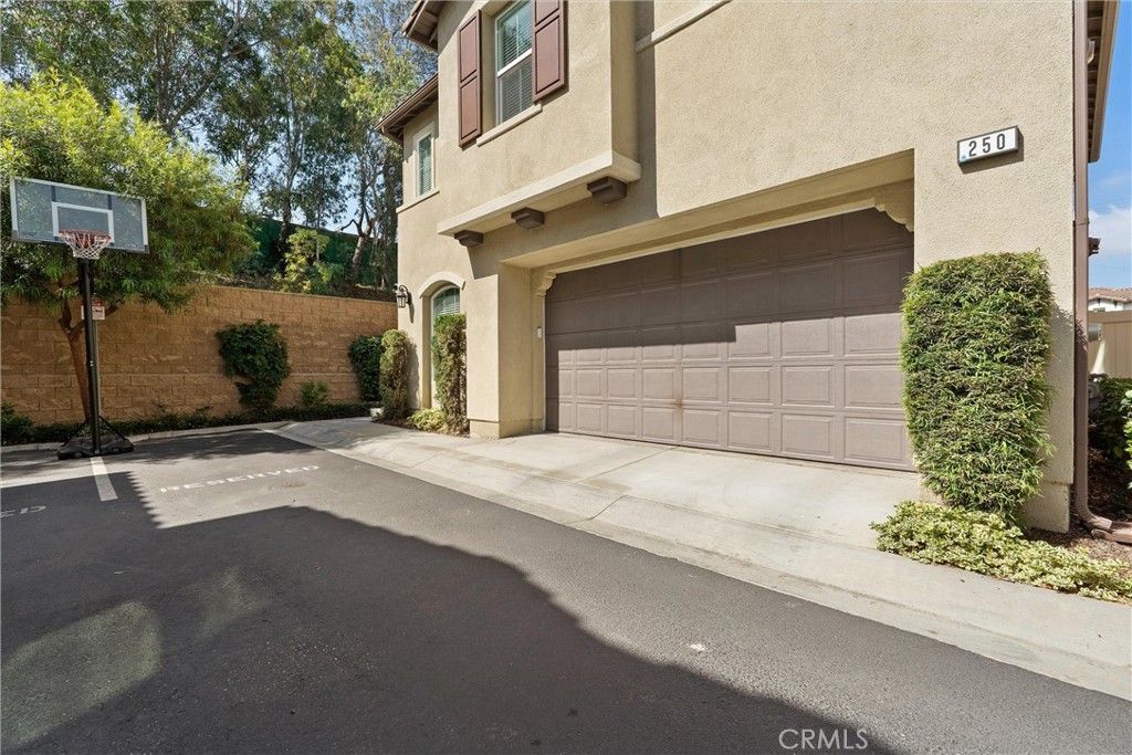 250 W Ridgewood, Long Beach, CA 90805 — photo 2
