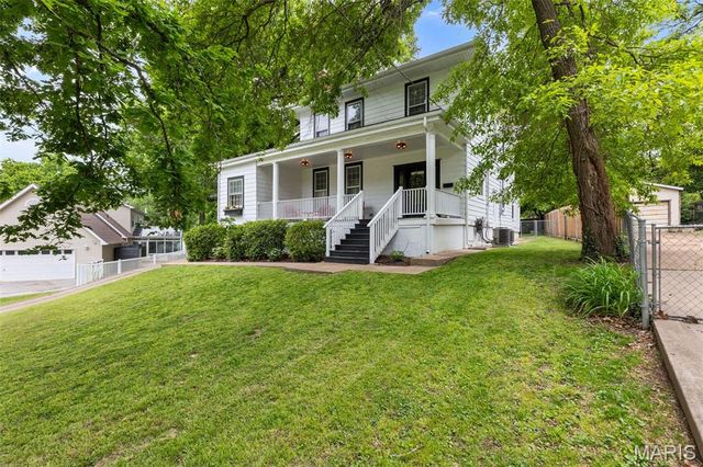 319 N Gore Avenue, Webster Groves, MO 63119