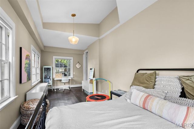 319 N Gore Avenue, Webster Groves, MO 63119