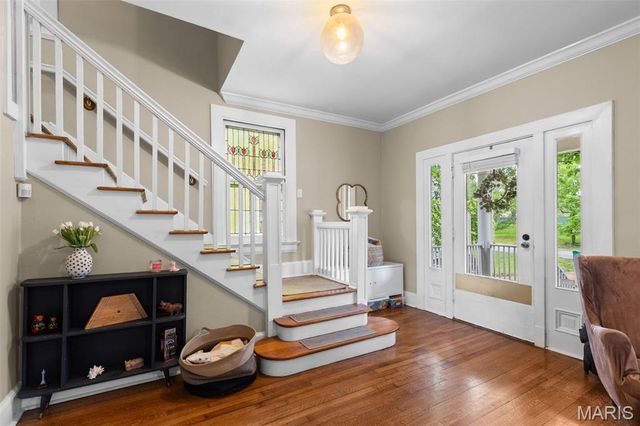 319 N Gore Avenue, Webster Groves, MO 63119