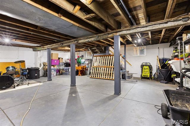 319 N Gore Avenue, Webster Groves, MO 63119