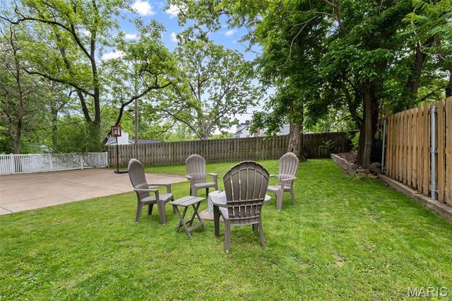 319 N Gore Avenue, Webster Groves, MO 63119